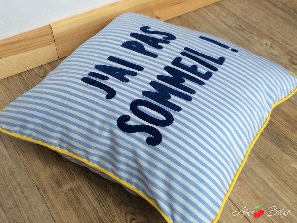 coussin j'ai pas sommeil | diy couture | déco chambre d'enfant | floc